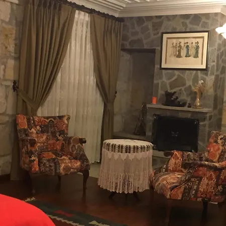 Hotel Lapeistra *