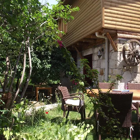 Bed & Breakfast Lapeistra *